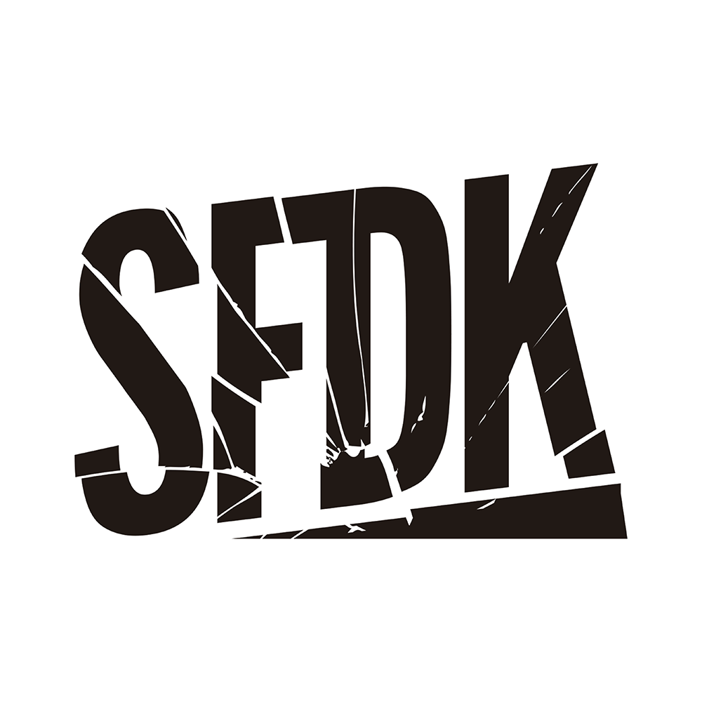 Camiseta blanca "LETRAS ROTAS"