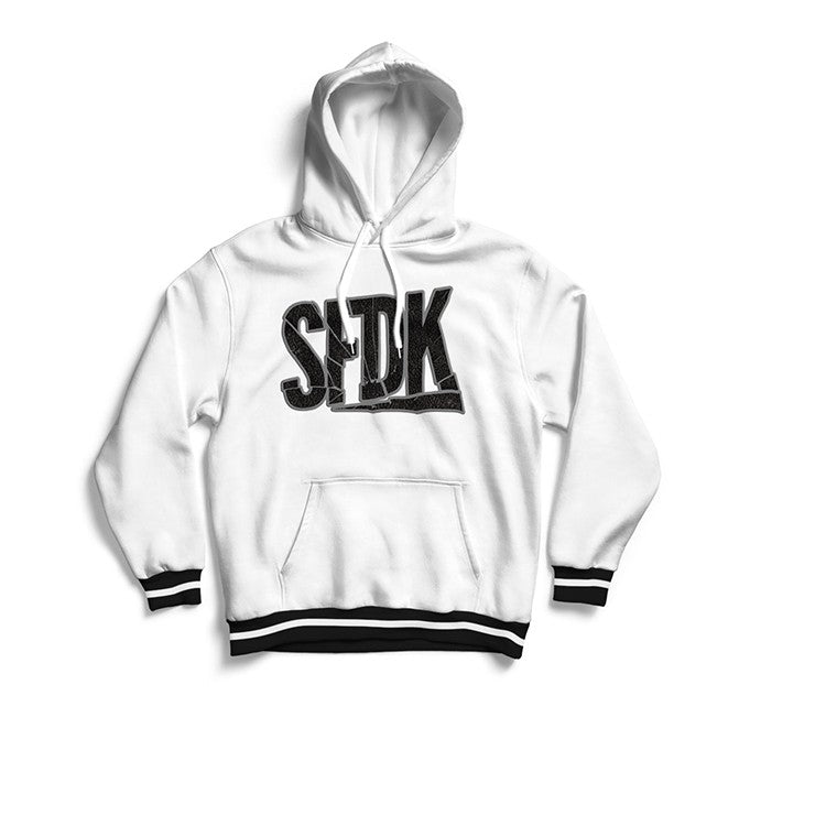 Sudadera premium blanca con letras texturizadas "SFDK"