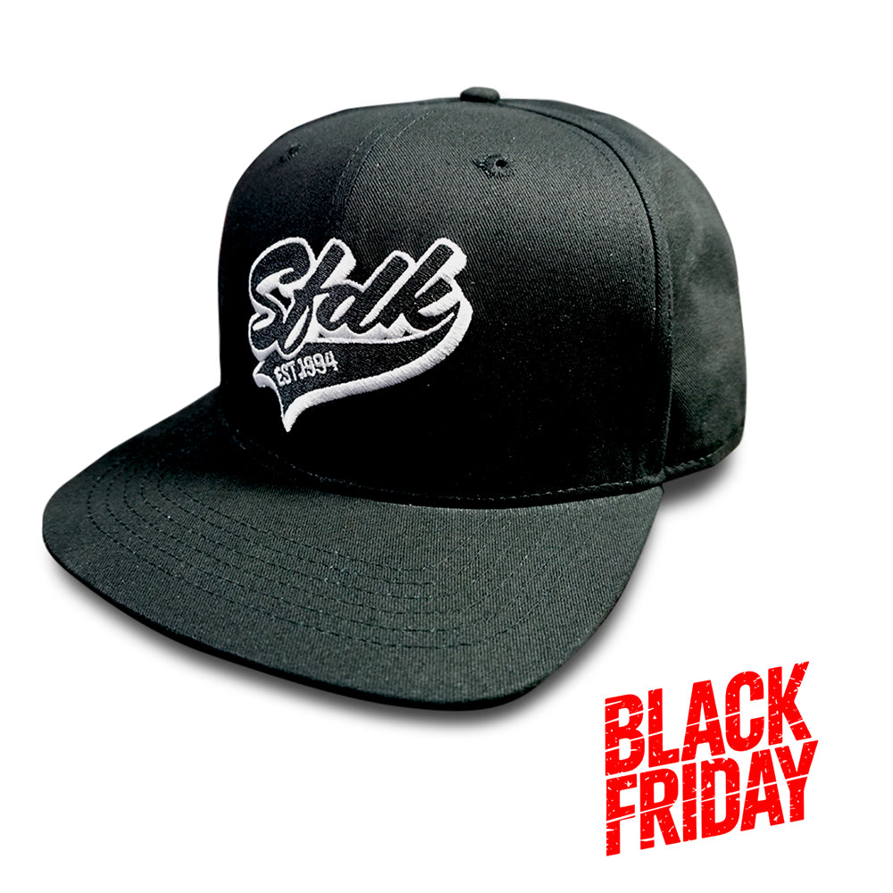 Gorra negra visera plana "MAJESTIC"