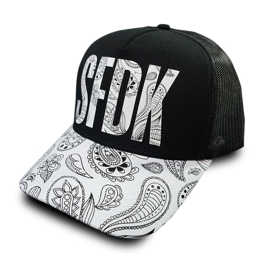 Gorra visera curva roja y rejilla  "PAISLEY"